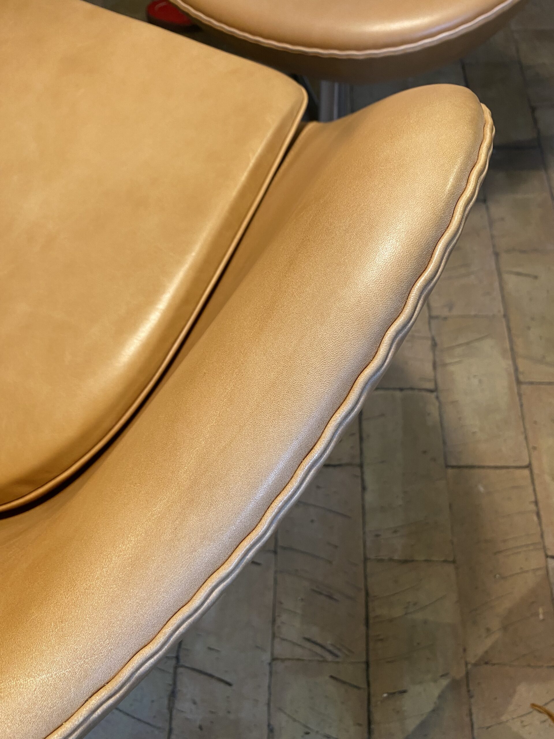 Arne Jacobsen ægget med skammel. - Image 3