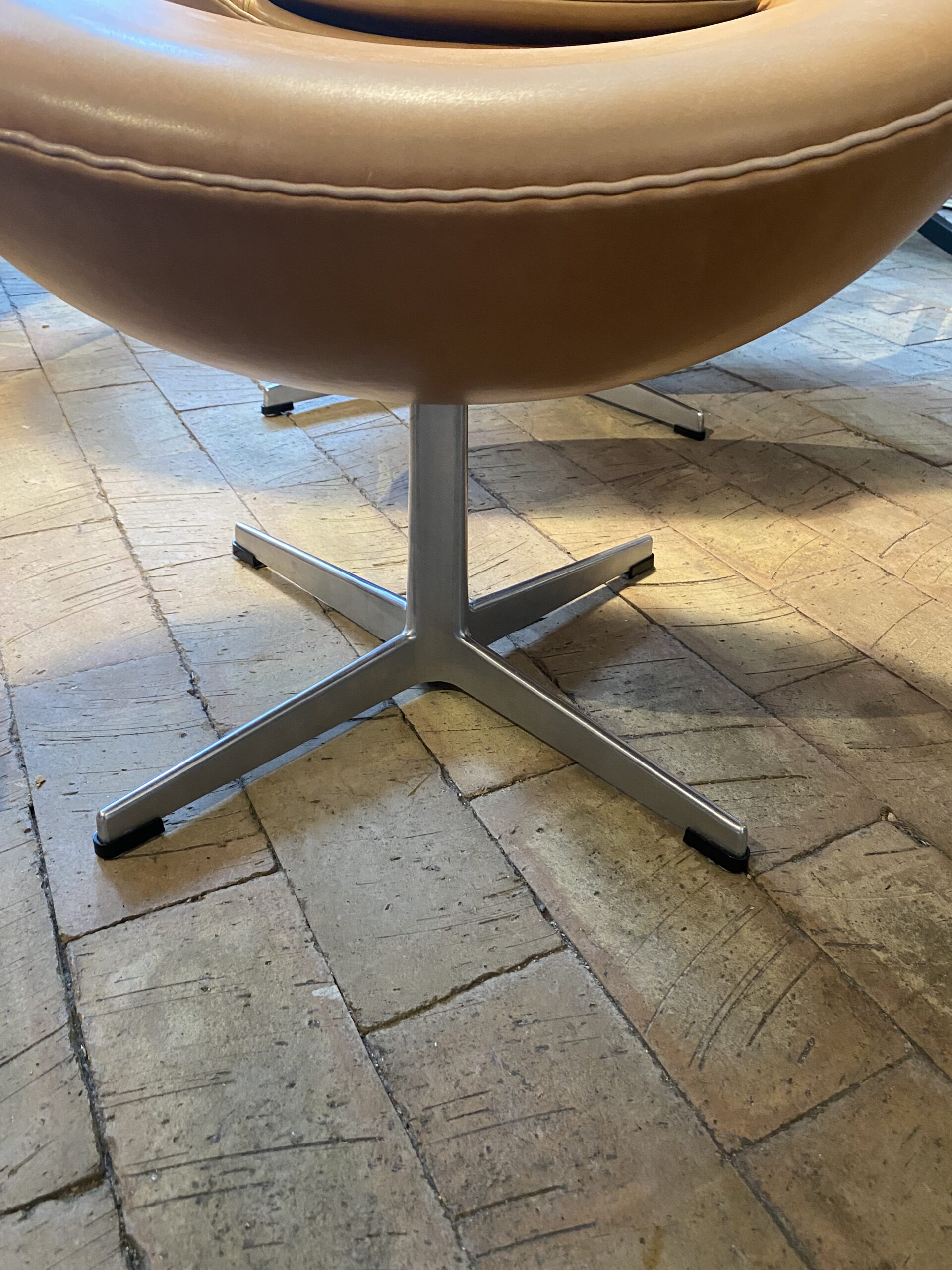 Arne Jacobsen ægget med skammel. - Image 6