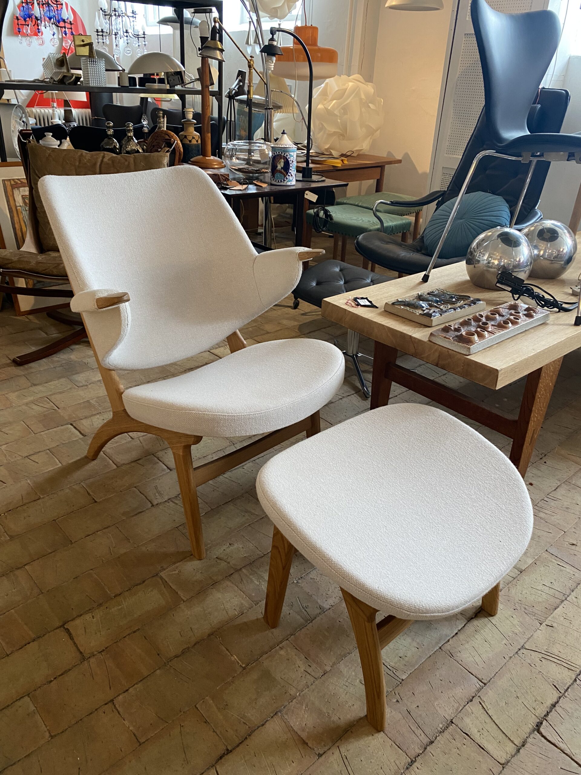 Matthes model 33. Lænestol / skammel